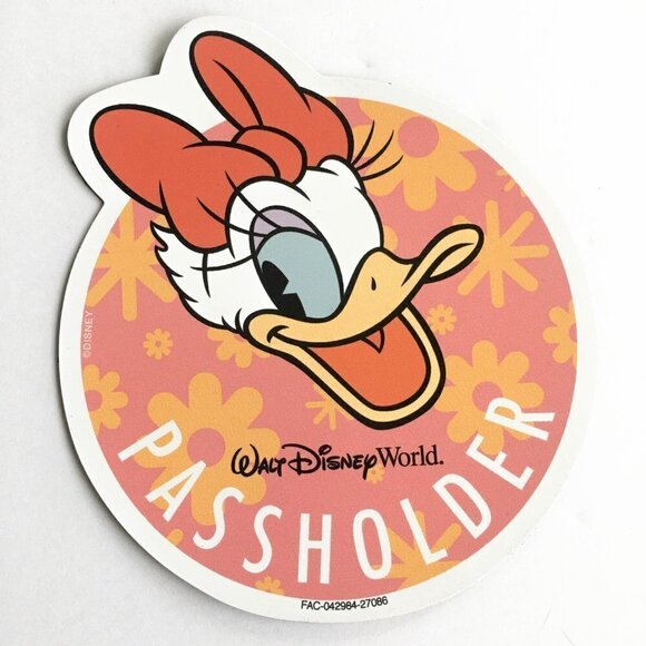 Lot of 6 Disney Passholder Magnets - Picture 8 of 8